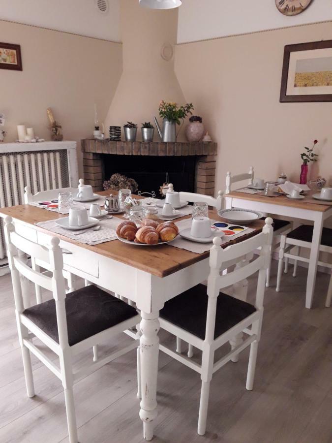 Casavittorio Bed & Breakfast San Giovanni In Marignano Exterior photo